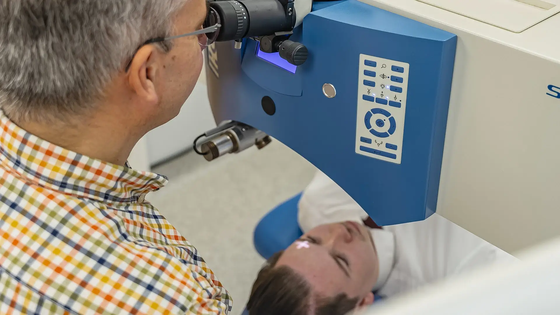 Excimer laser surgery to correct long-sight, short-sight and astigmatism